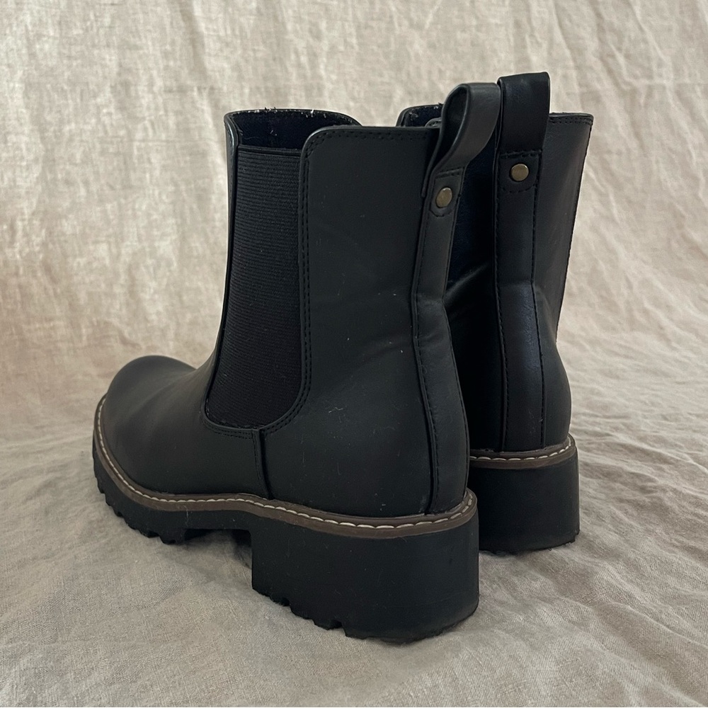 Universal Thread Chelsea Boot - Picture 4 of 4